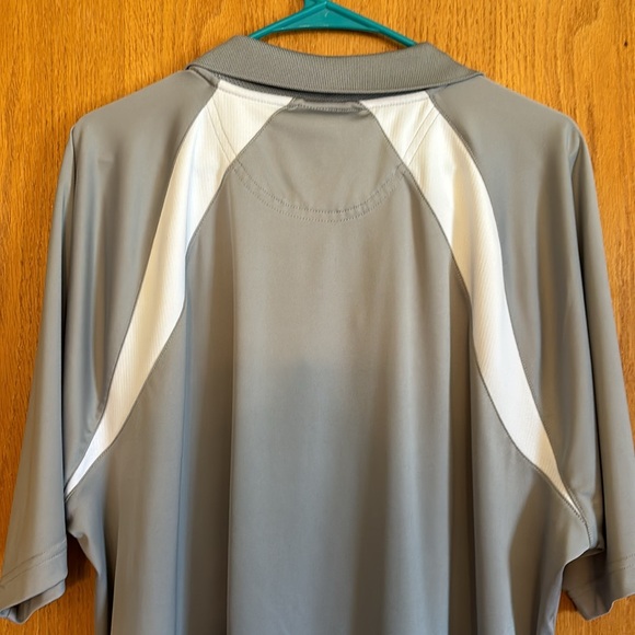 Like New ⛳️Greg Norman the Shark gray and white golf polo size XXL⛳️ - Picture 7 of 7